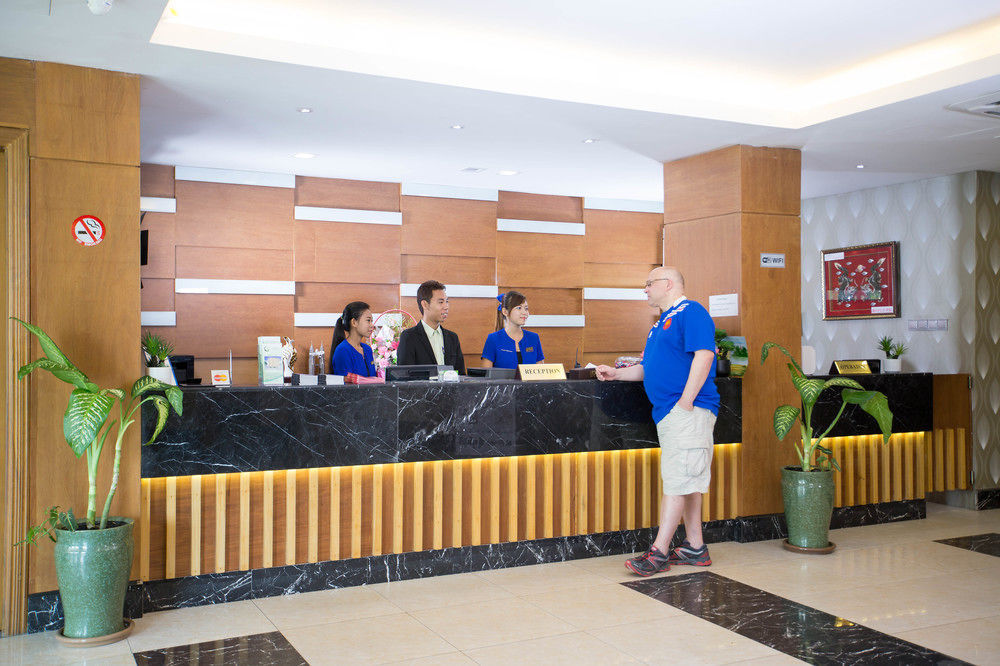 Uptown Hotel Янгон Екстер'єр фото