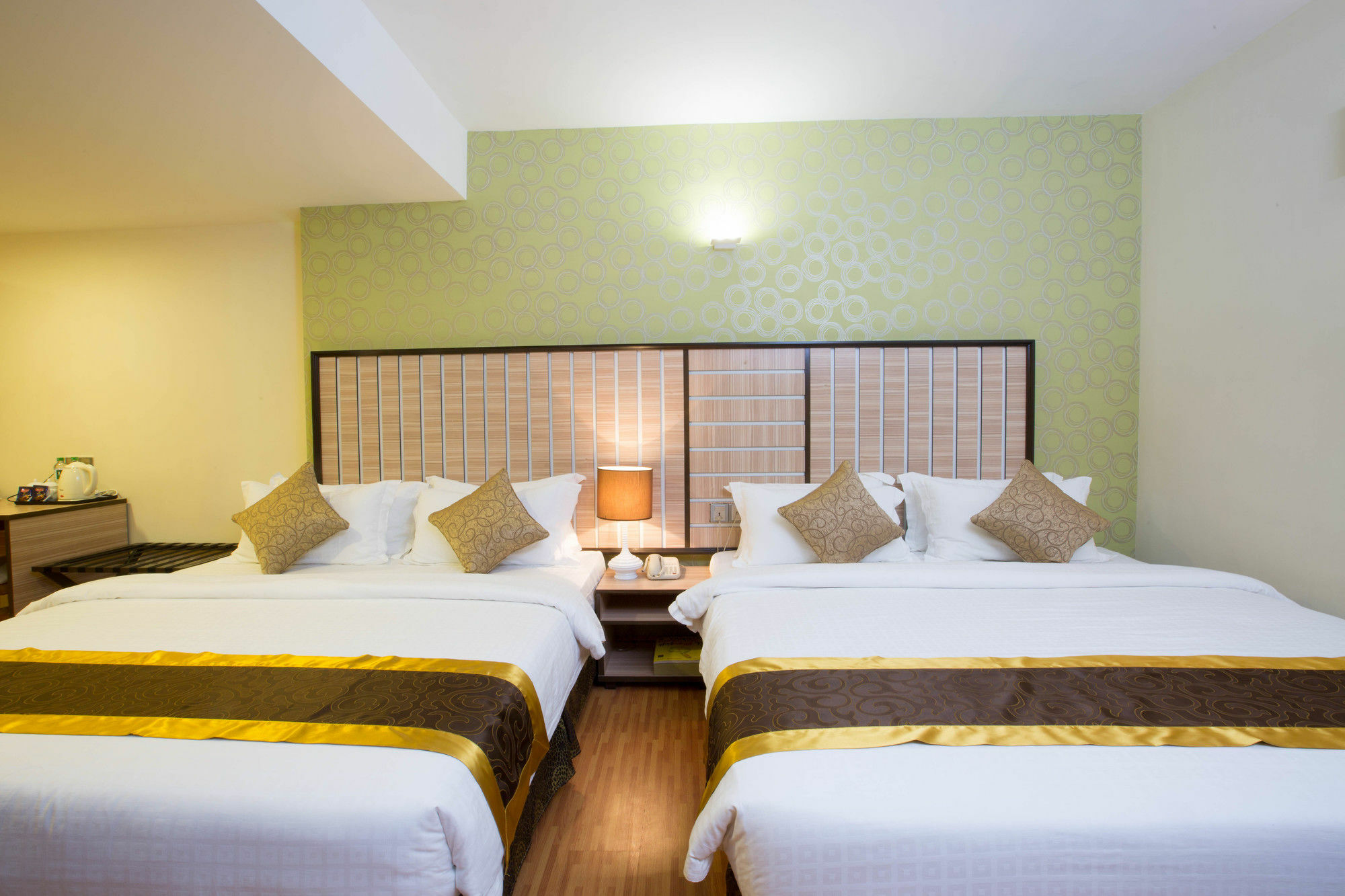 Uptown Hotel Янгон Екстер'єр фото