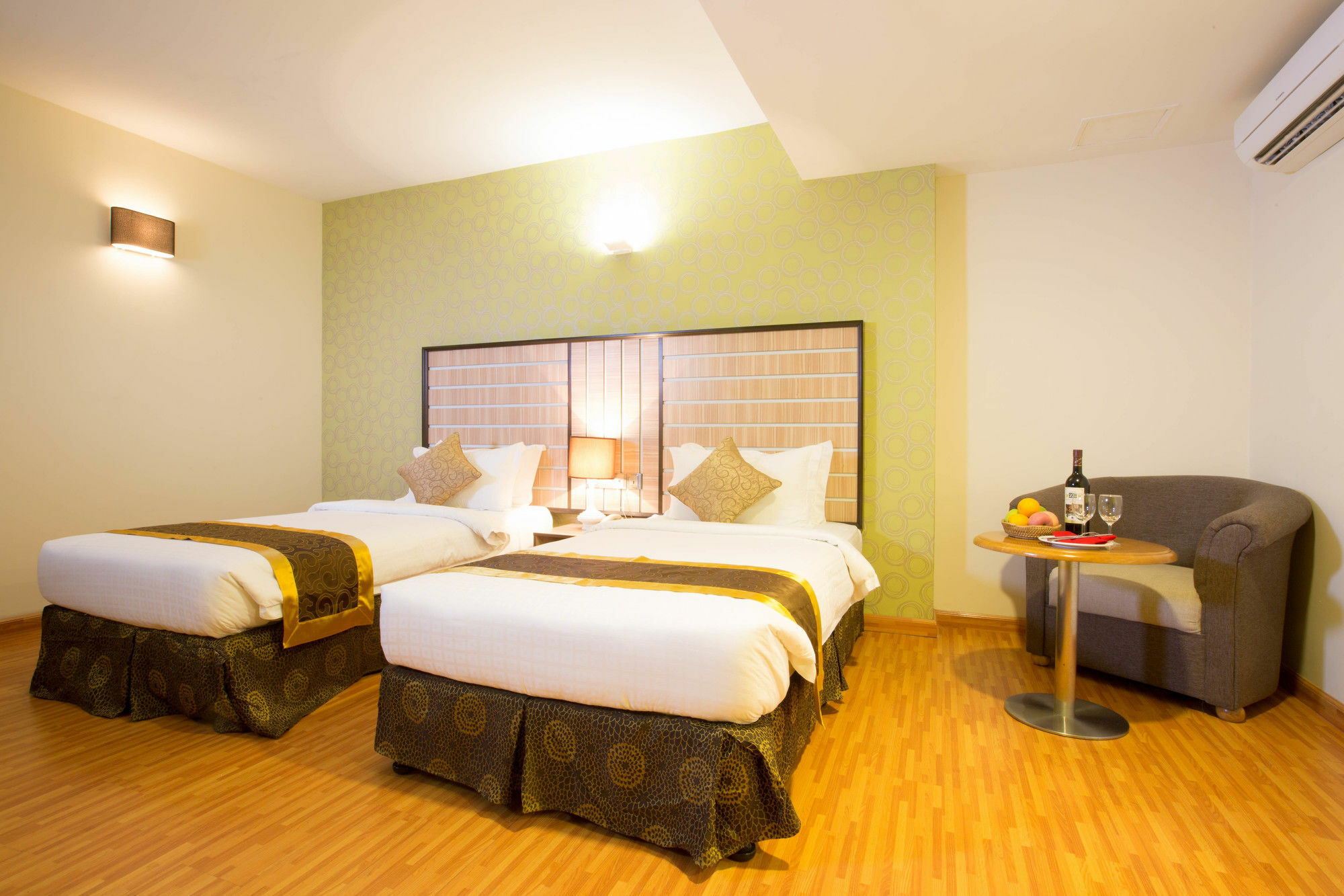 Uptown Hotel Янгон Екстер'єр фото