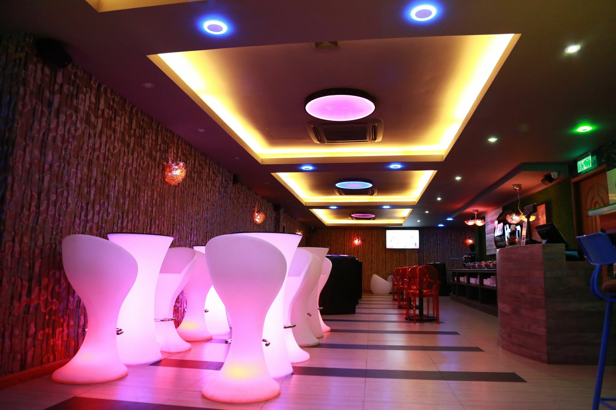Uptown Hotel Янгон Екстер'єр фото