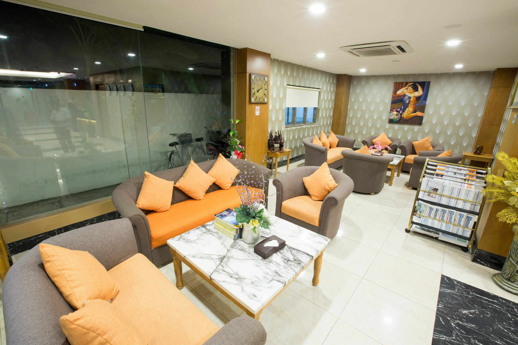 Uptown Hotel Янгон Екстер'єр фото