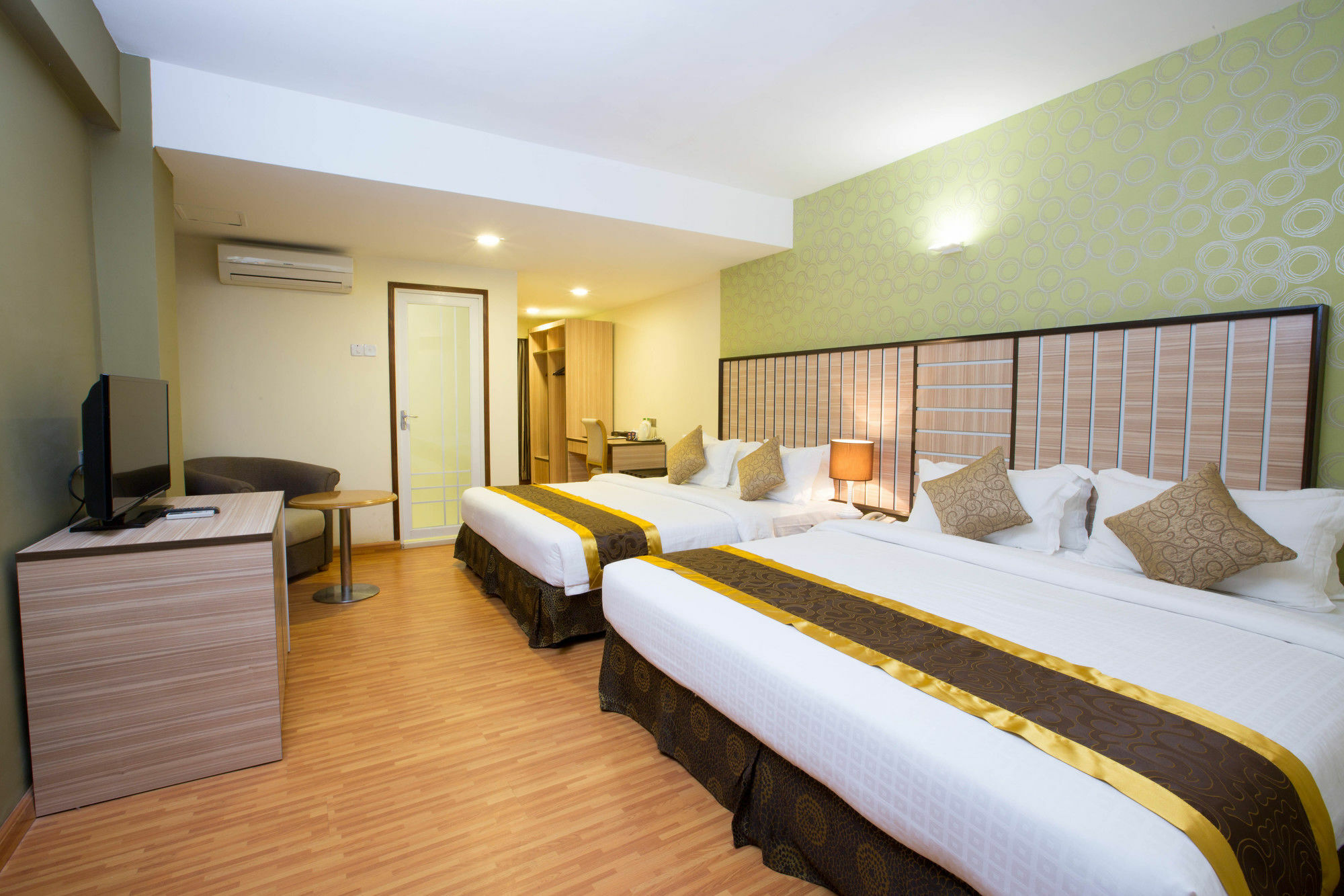 Uptown Hotel Янгон Екстер'єр фото