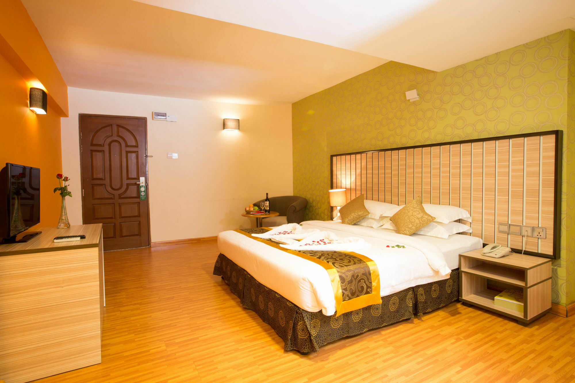 Uptown Hotel Янгон Екстер'єр фото