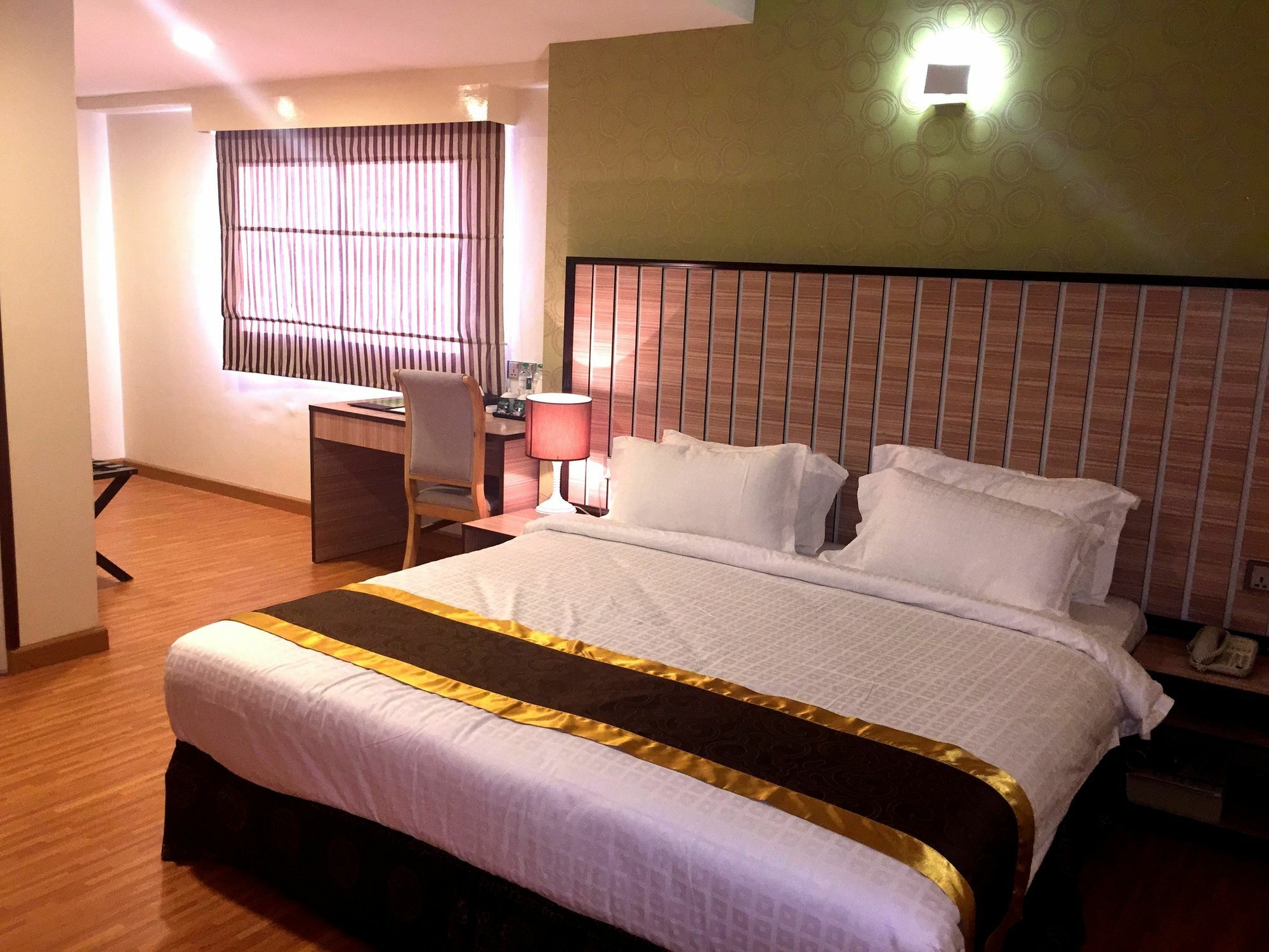 Uptown Hotel Янгон Екстер'єр фото