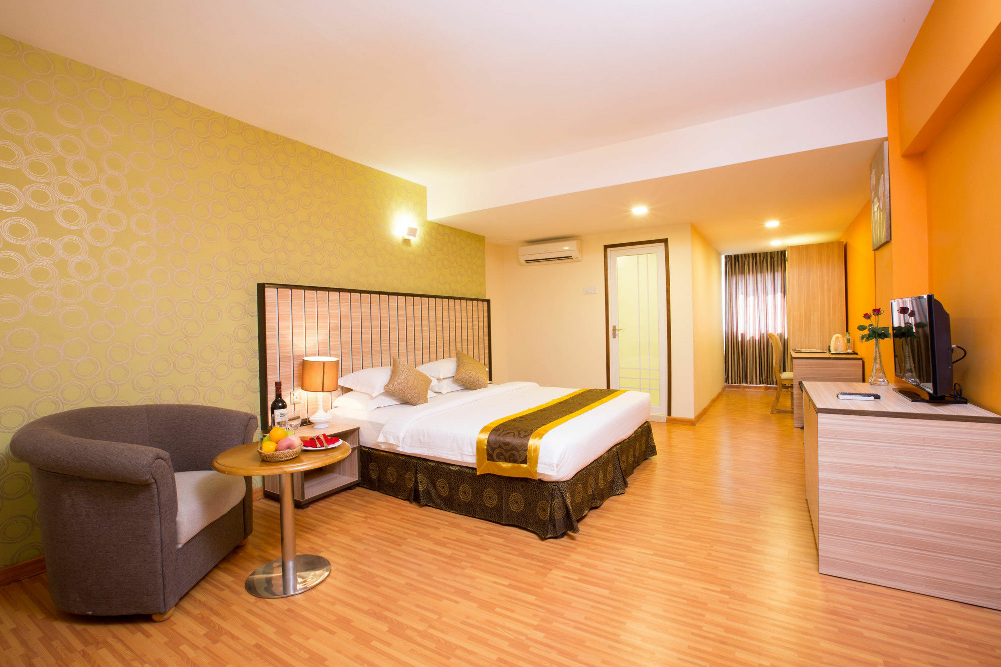 Uptown Hotel Янгон Екстер'єр фото